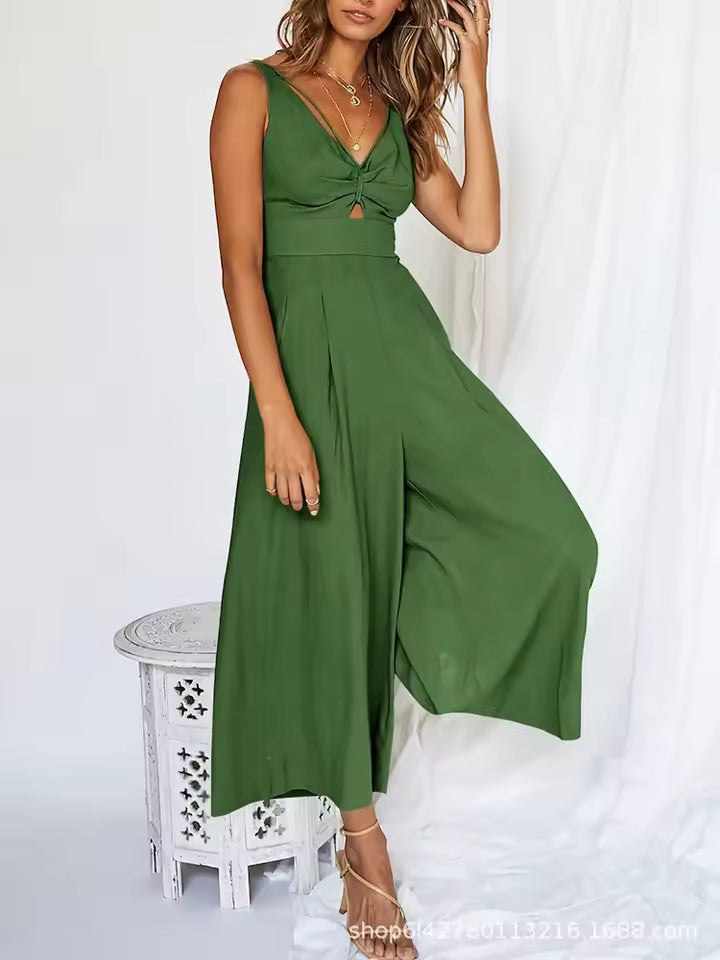 Women's V-neck strapless jumpsuit with openwork pleated design, high waist and wide legs for a taller look